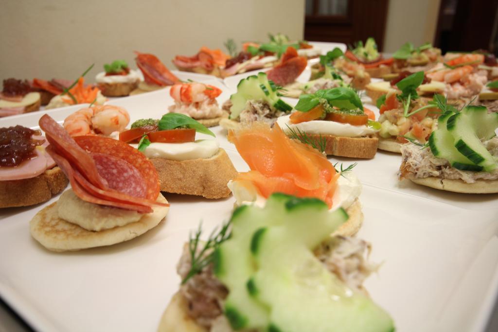 Strathburn Hotel Inverurie By Compass Hospitality Bagian luar foto