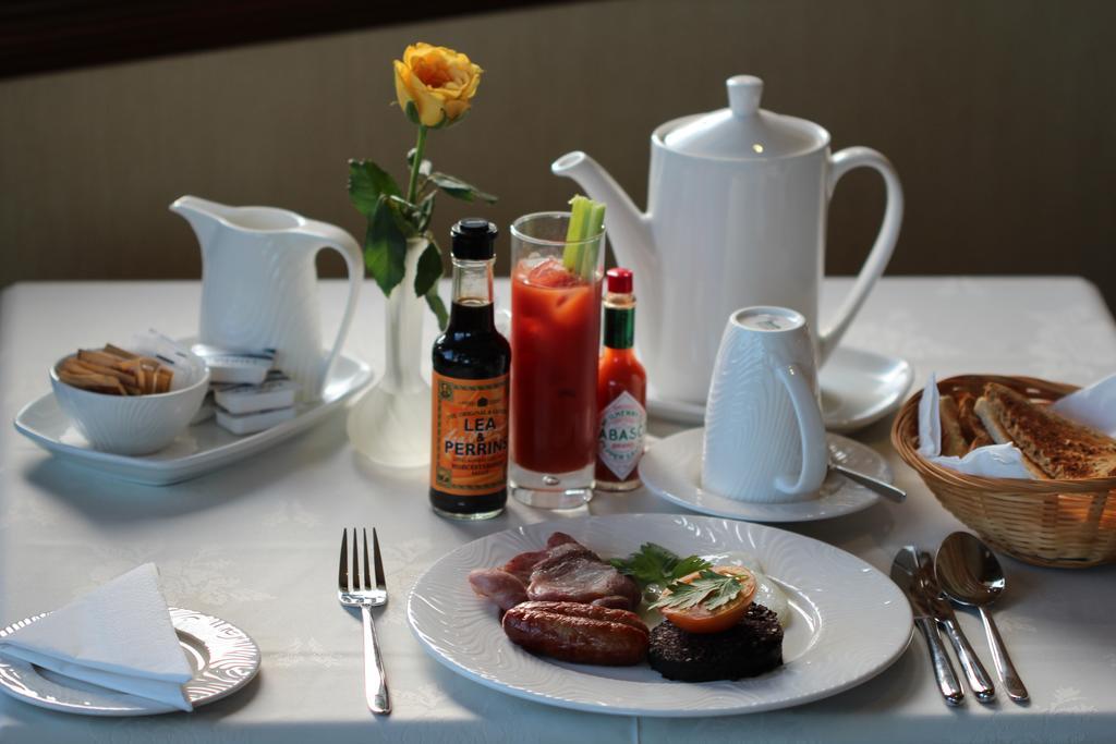Strathburn Hotel Inverurie By Compass Hospitality Bagian luar foto
