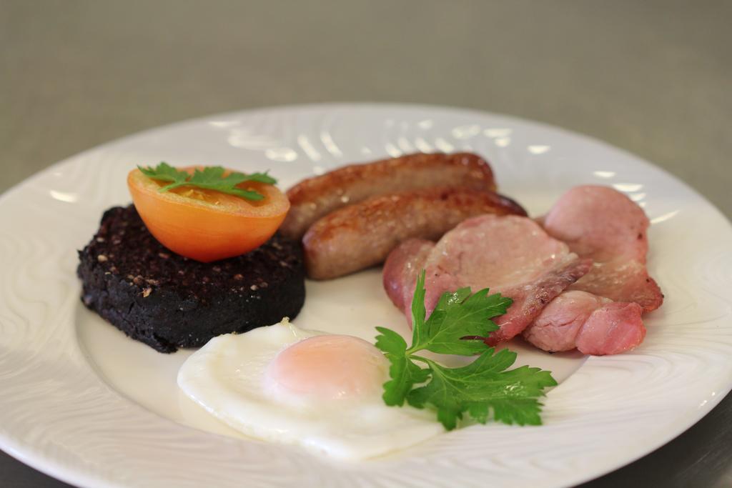 Strathburn Hotel Inverurie By Compass Hospitality Bagian luar foto