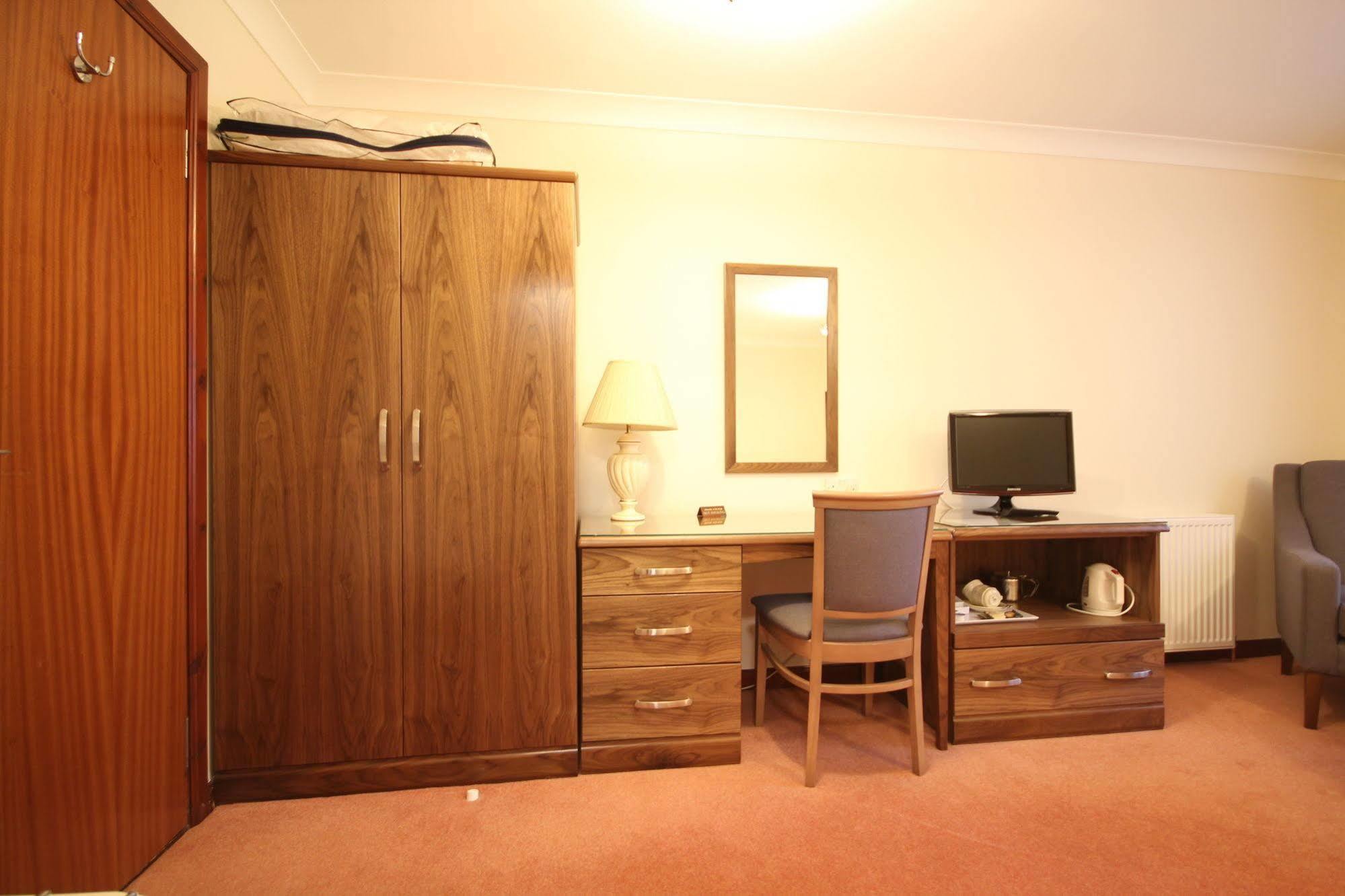 Strathburn Hotel Inverurie By Compass Hospitality Bagian luar foto