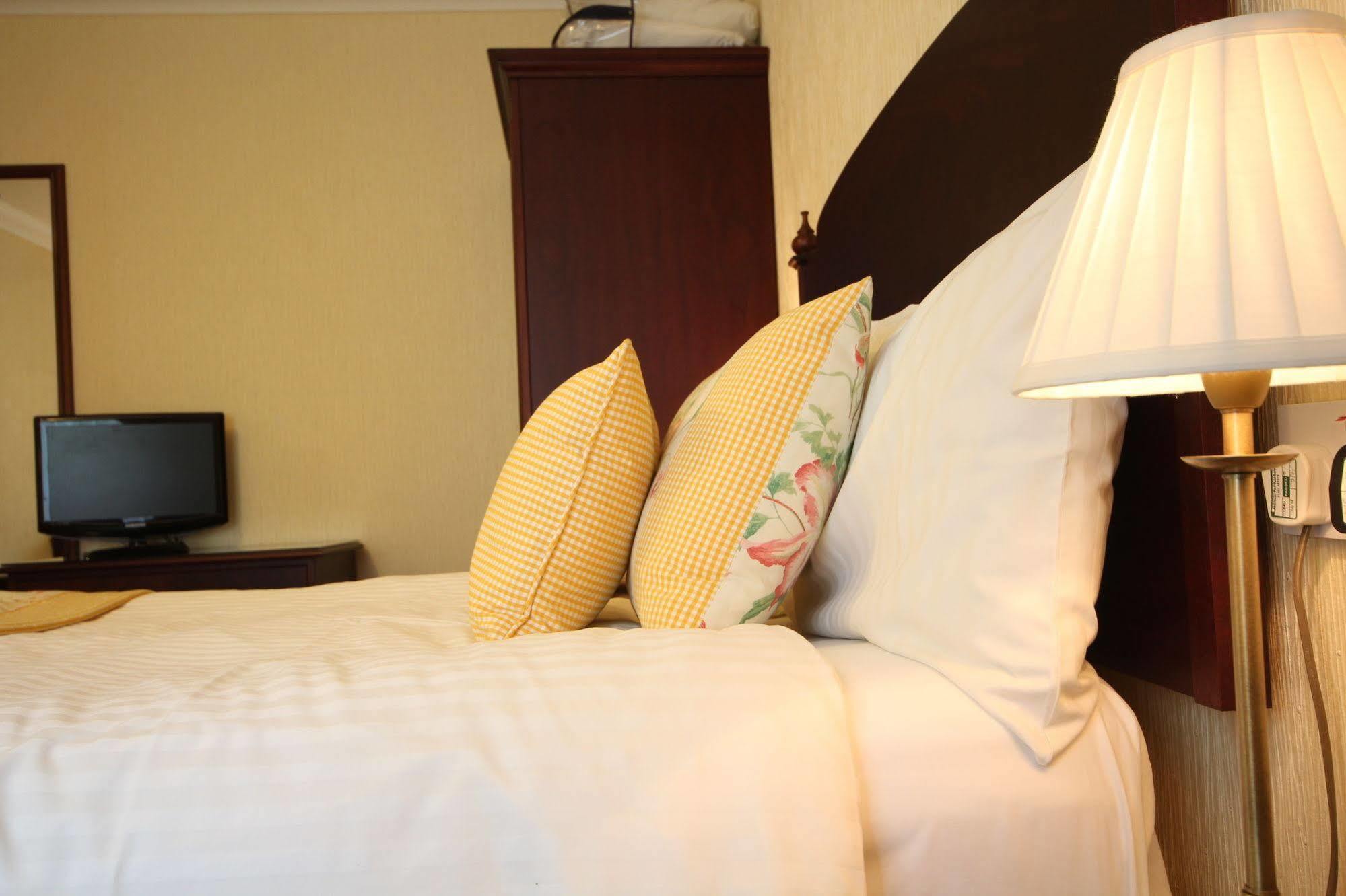 Strathburn Hotel Inverurie By Compass Hospitality Bagian luar foto