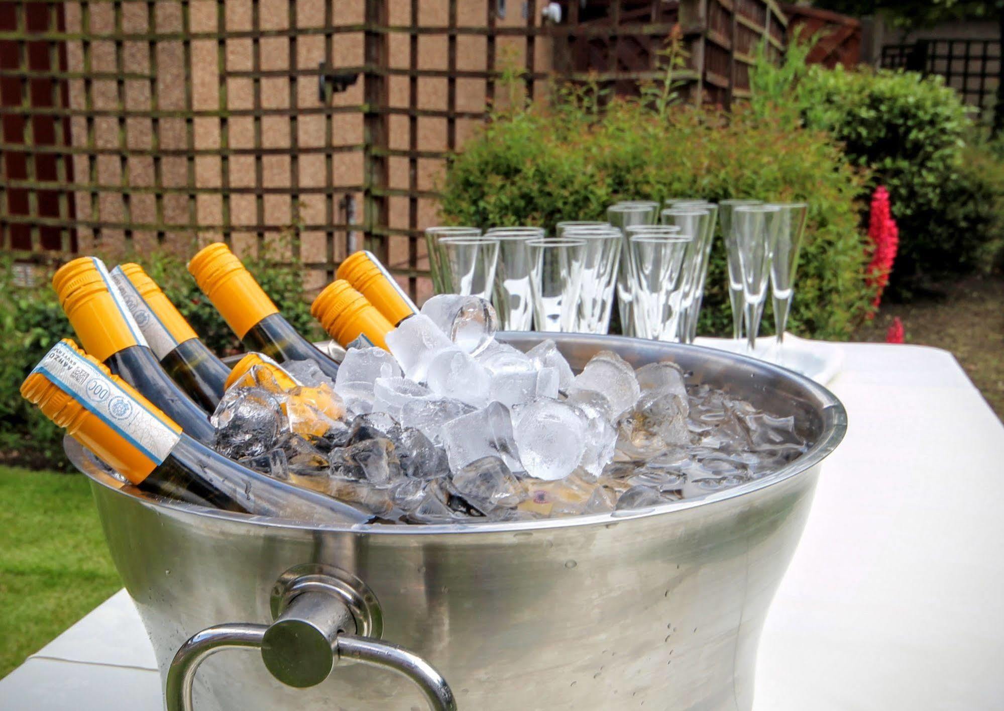 Strathburn Hotel Inverurie By Compass Hospitality Bagian luar foto