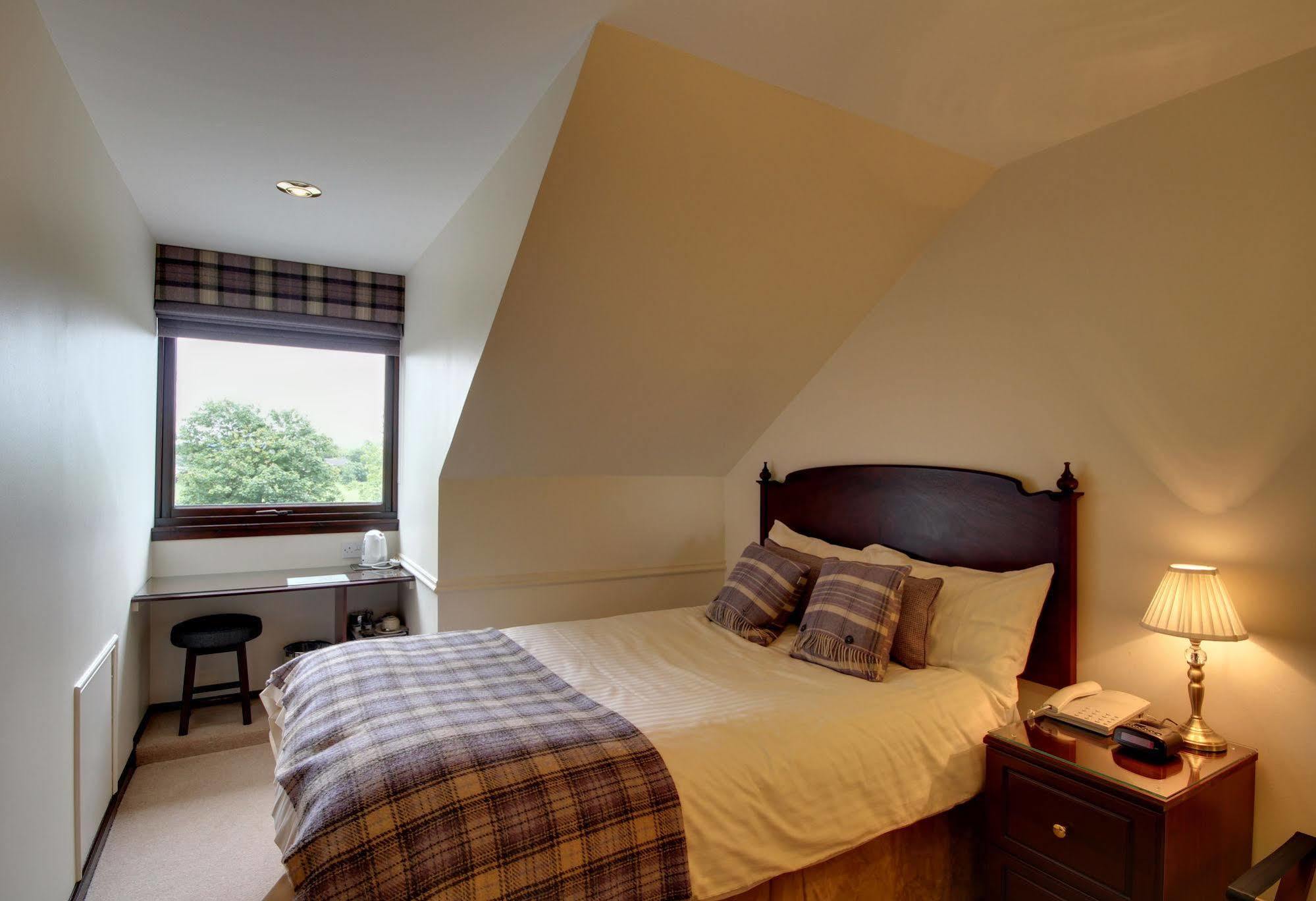 Strathburn Hotel Inverurie By Compass Hospitality Bagian luar foto