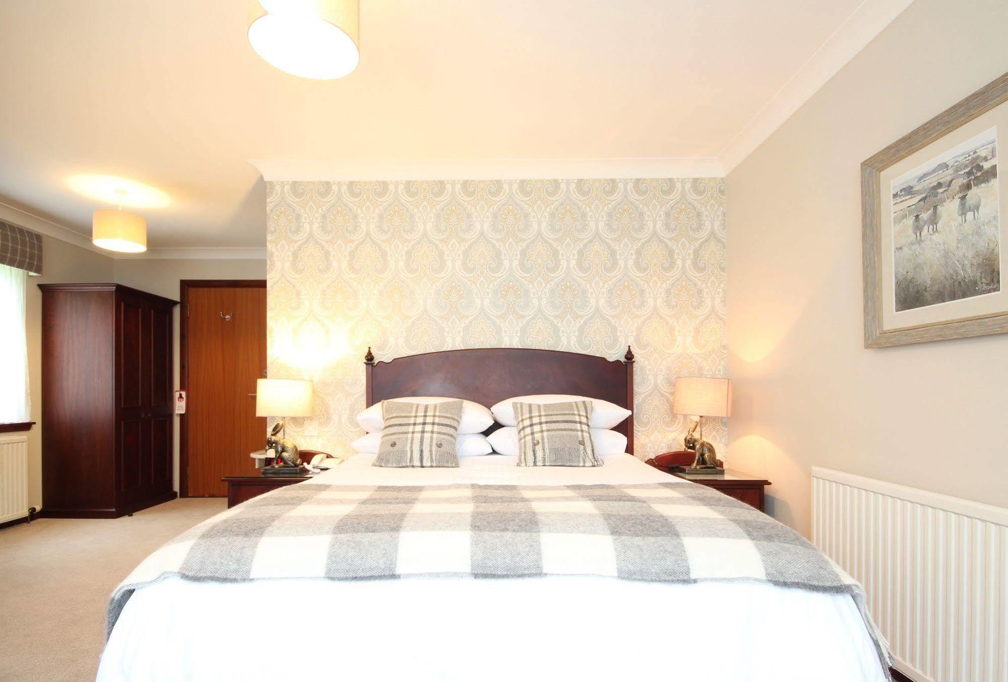 Strathburn Hotel Inverurie By Compass Hospitality Bagian luar foto