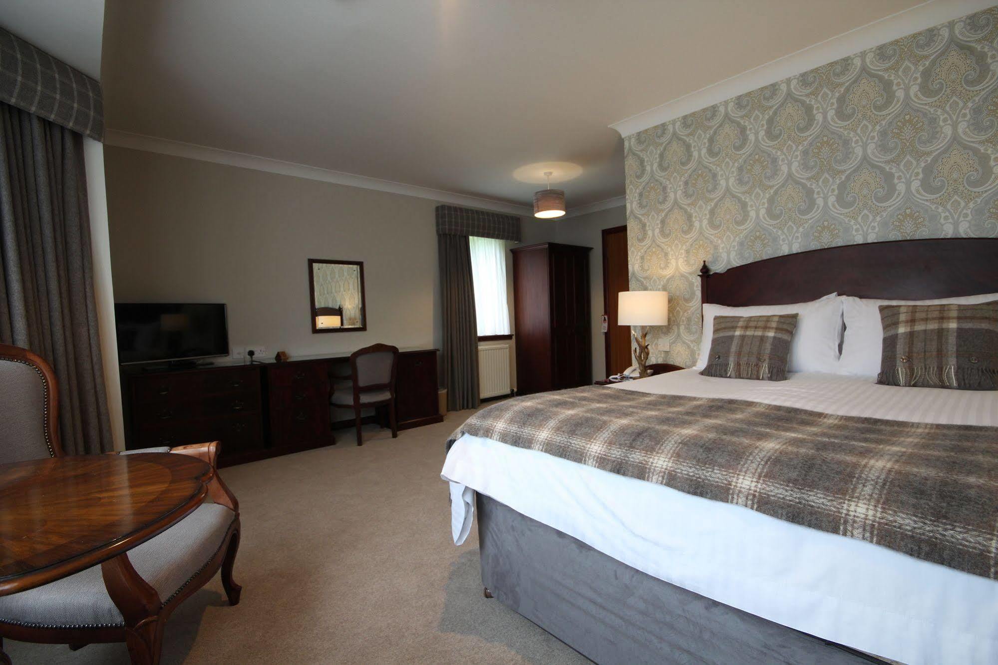 Strathburn Hotel Inverurie By Compass Hospitality Bagian luar foto