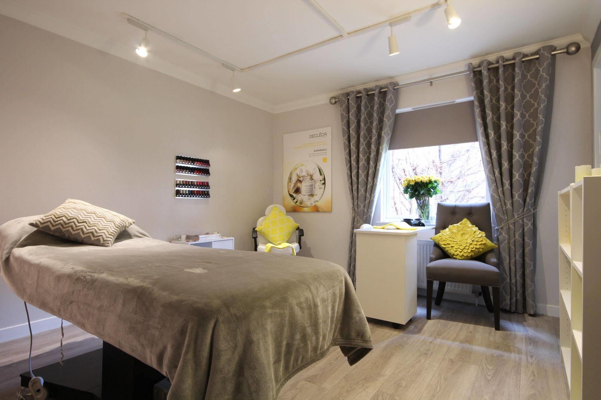 Strathburn Hotel Inverurie By Compass Hospitality Bagian luar foto